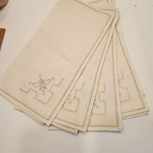 Hand-Embroidered Linen Napkins – Set of 4 Vintage Table Linens Floral Cutwork